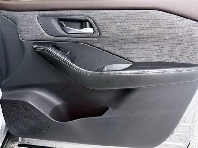 Used 2022 Nissan Rogue SV FWD image 19