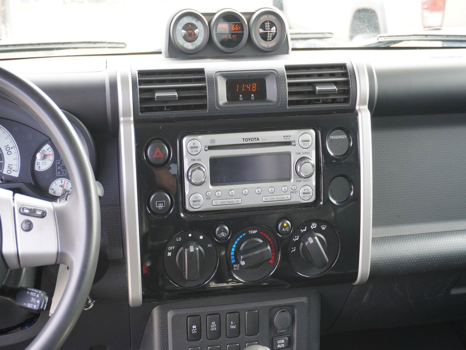 Used 2011 Toyota FJ Cruiser 4WD image 20