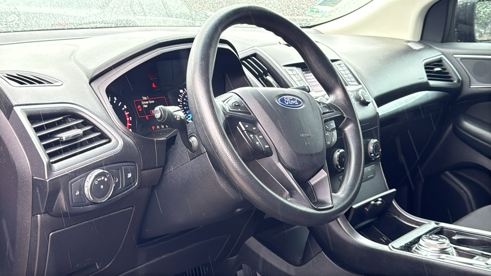 Used 2019 Ford Edge SE image 10