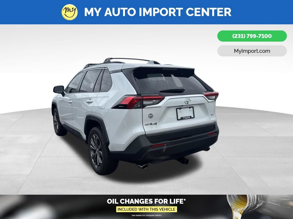 Used 2025 Toyota RAV4 XLE Premium w/ Weather Package AWD/4WD image 5
