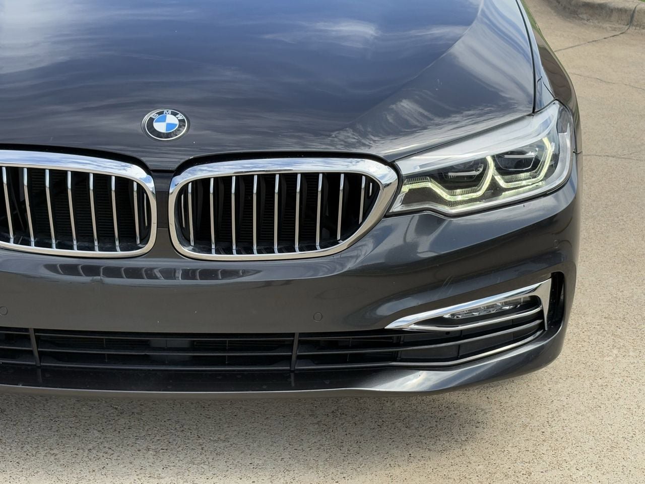 Used 2018 BMW 530i xDrive AWD/4WD image 10