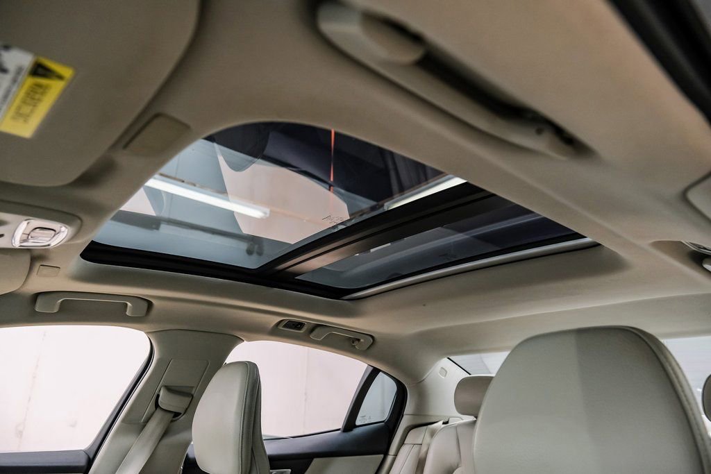 Used 2019 Volvo S60 T5 Momentum w/ Premium Package image 5