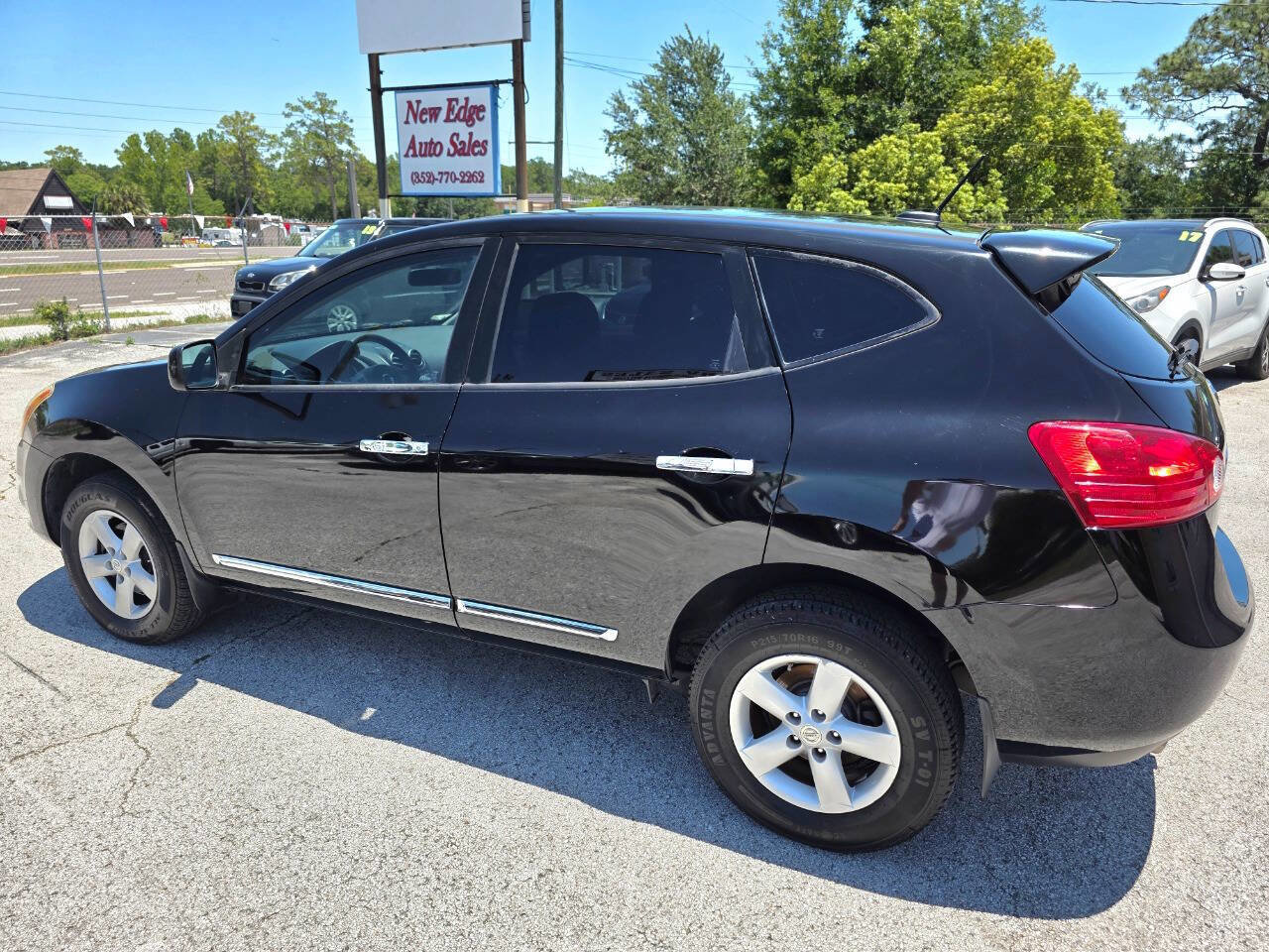 Used 2013 Nissan Rogue S w/ Special Edition Pkg FWD image 2