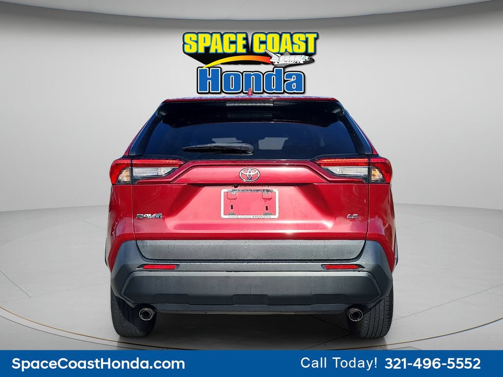 Used 2020 Toyota RAV4 LE FWD image 4