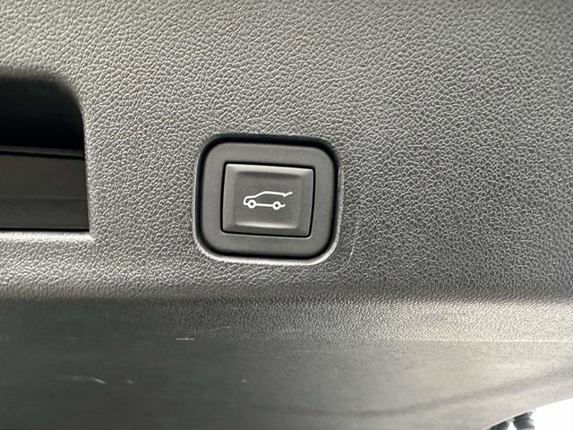 Used 2025 Chevrolet Traverse LT image 22