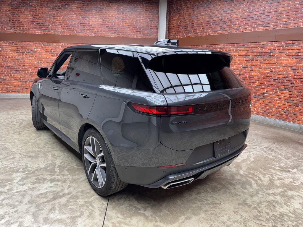 Used 2023 Land Rover Range Rover Sport SE AWD/4WD image 3