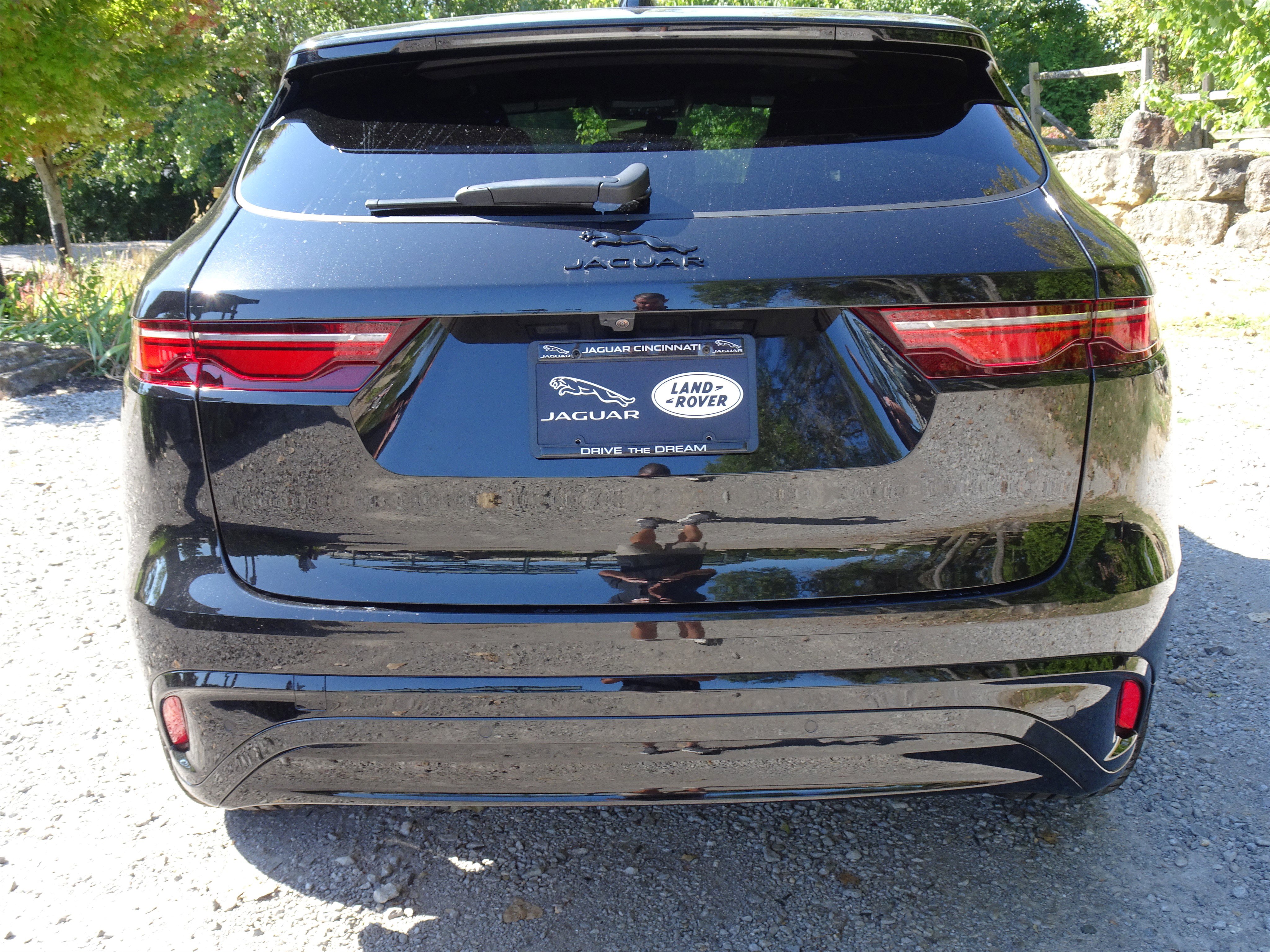 Certified 2025 Jaguar F-PACE R-Dynamic S image 8