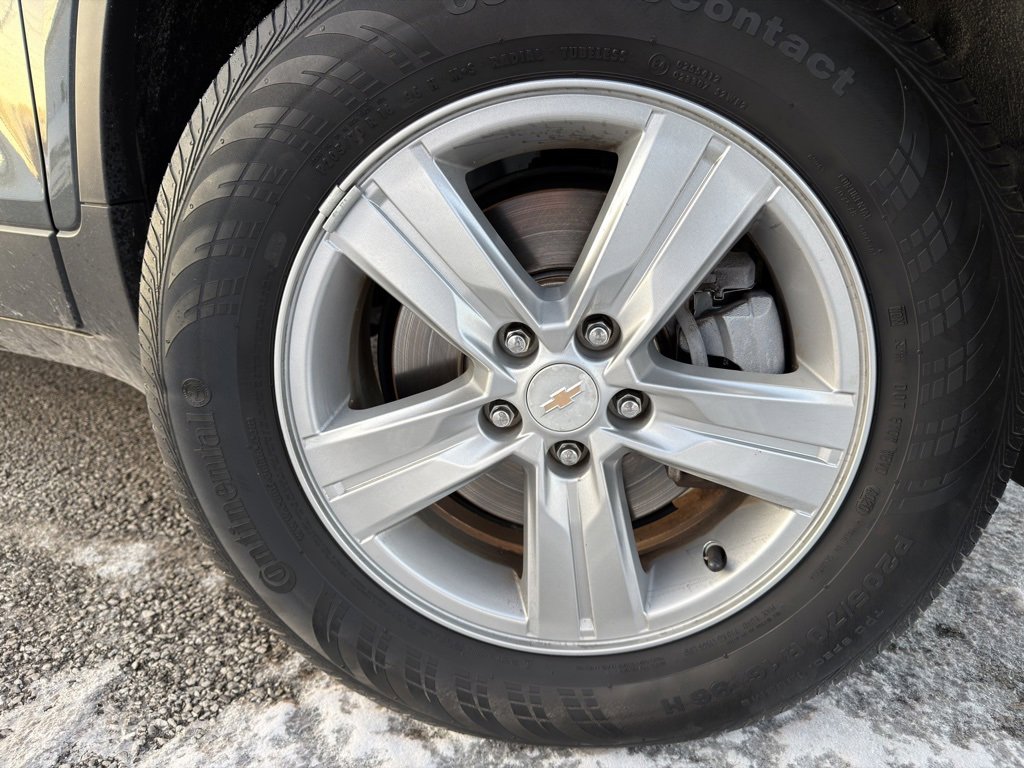 Used 2021 Chevrolet Trax LT w/ LT Convenience Package image 17