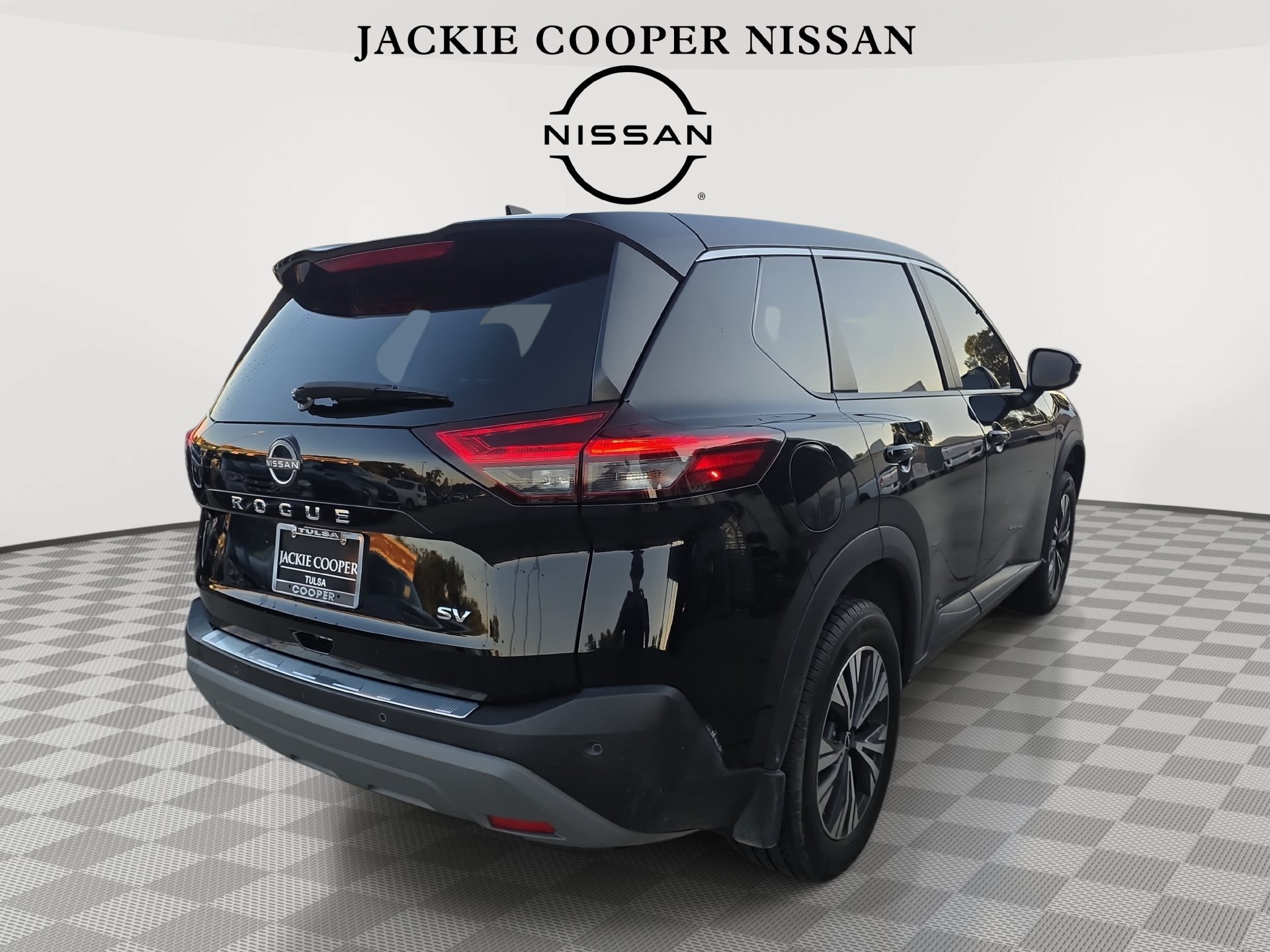Used 2023 Nissan Rogue SV FWD image 5