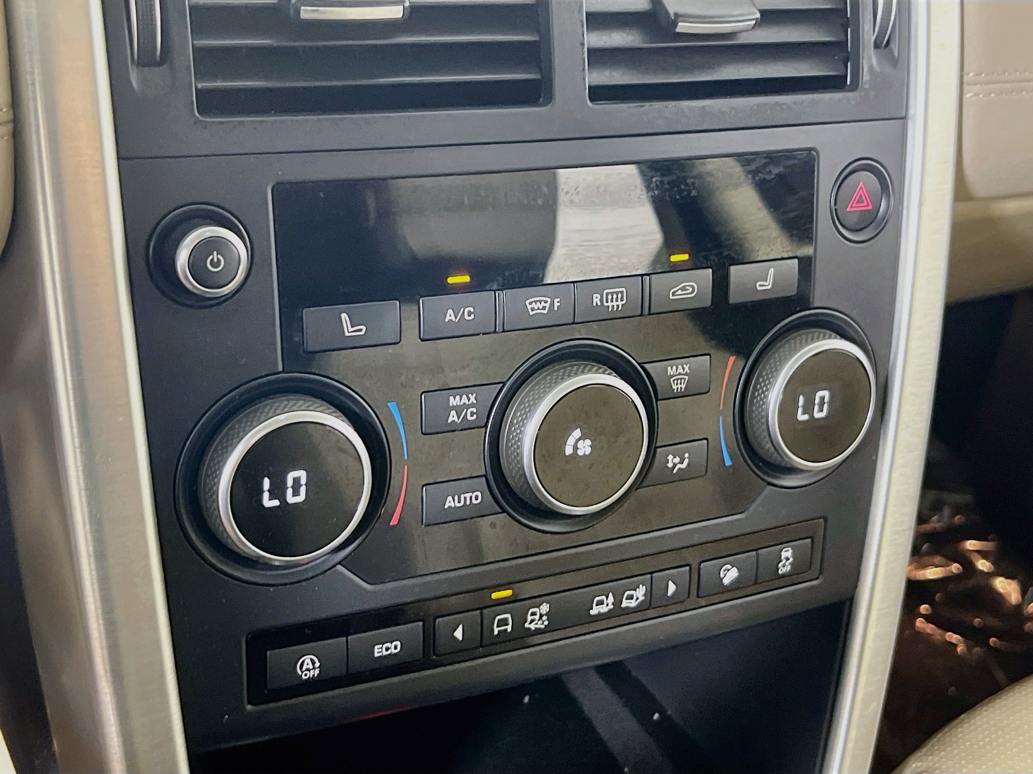 Used 2019 Land Rover Discovery Sport HSE AWD/4WD image 16