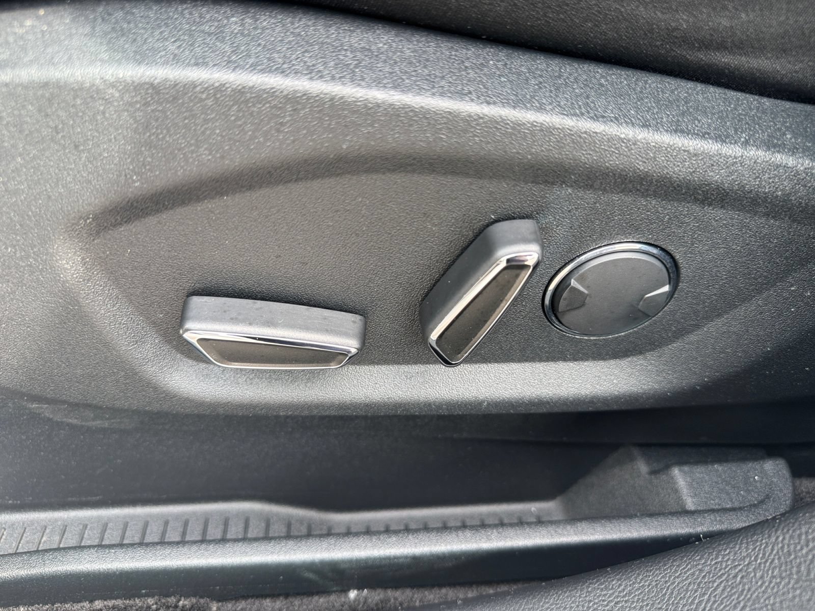 Used 2018 Ford Edge SEL FWD image 15