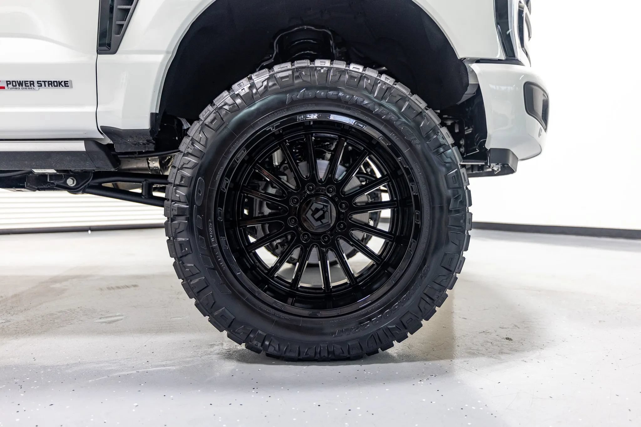 Used 2026 Ford F250 Platinum w/ Tremor Off-Road Package AWD/4WD image 31