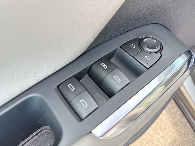 Used 2026 Chevrolet Traverse LT w/ Driver Confidence Package FWD image 13