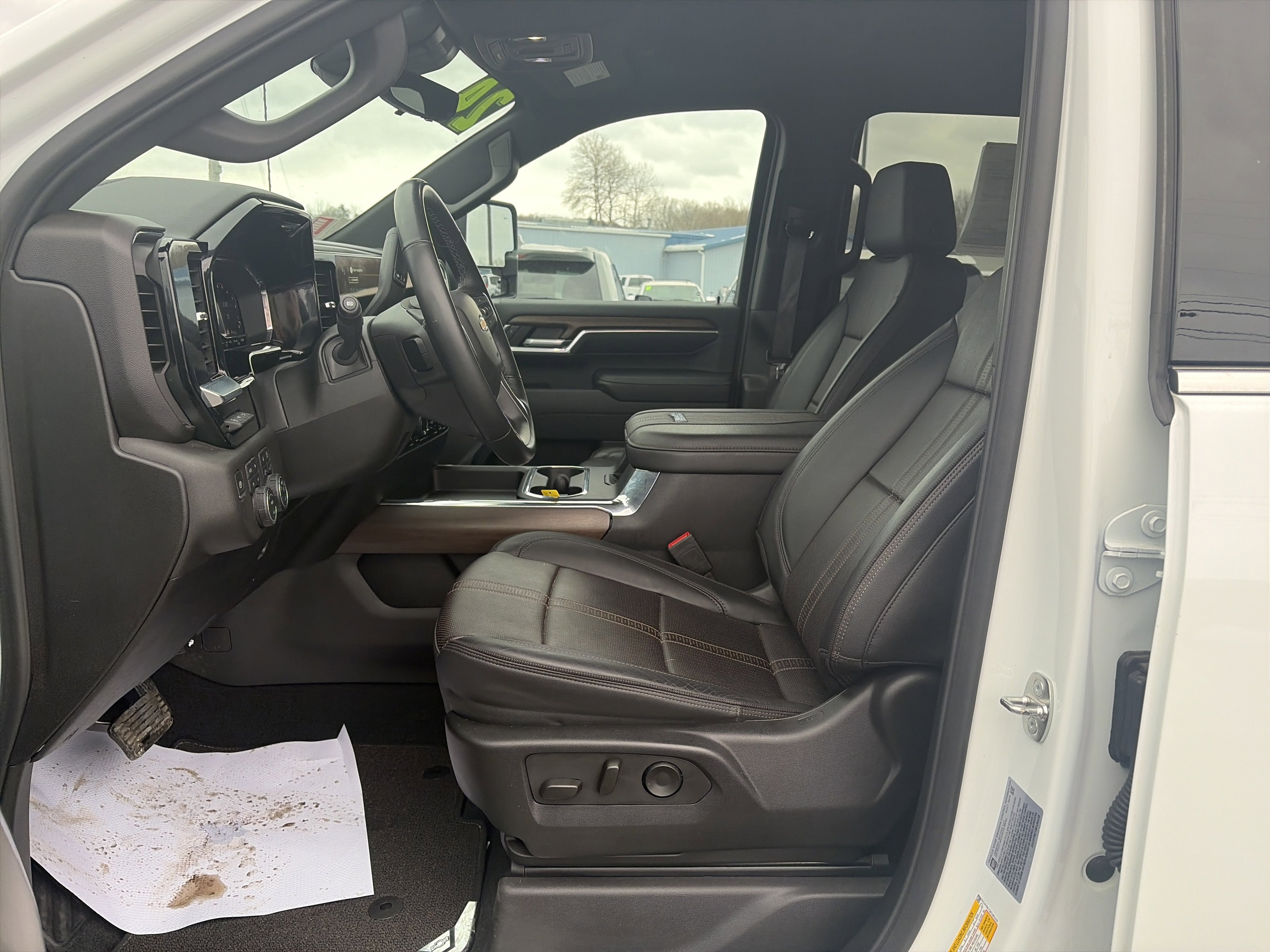 Used 2024 Chevrolet Silverado 2500 High Country w/ Technology Package image 12