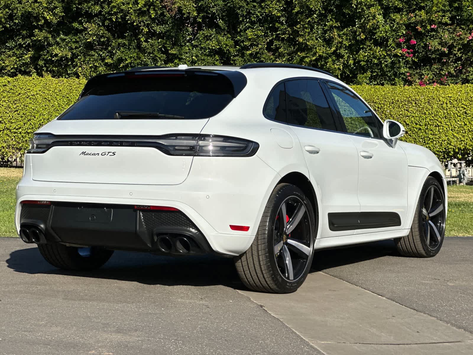 Certified 2025 Porsche Macan GTS AWD/4WD image 8