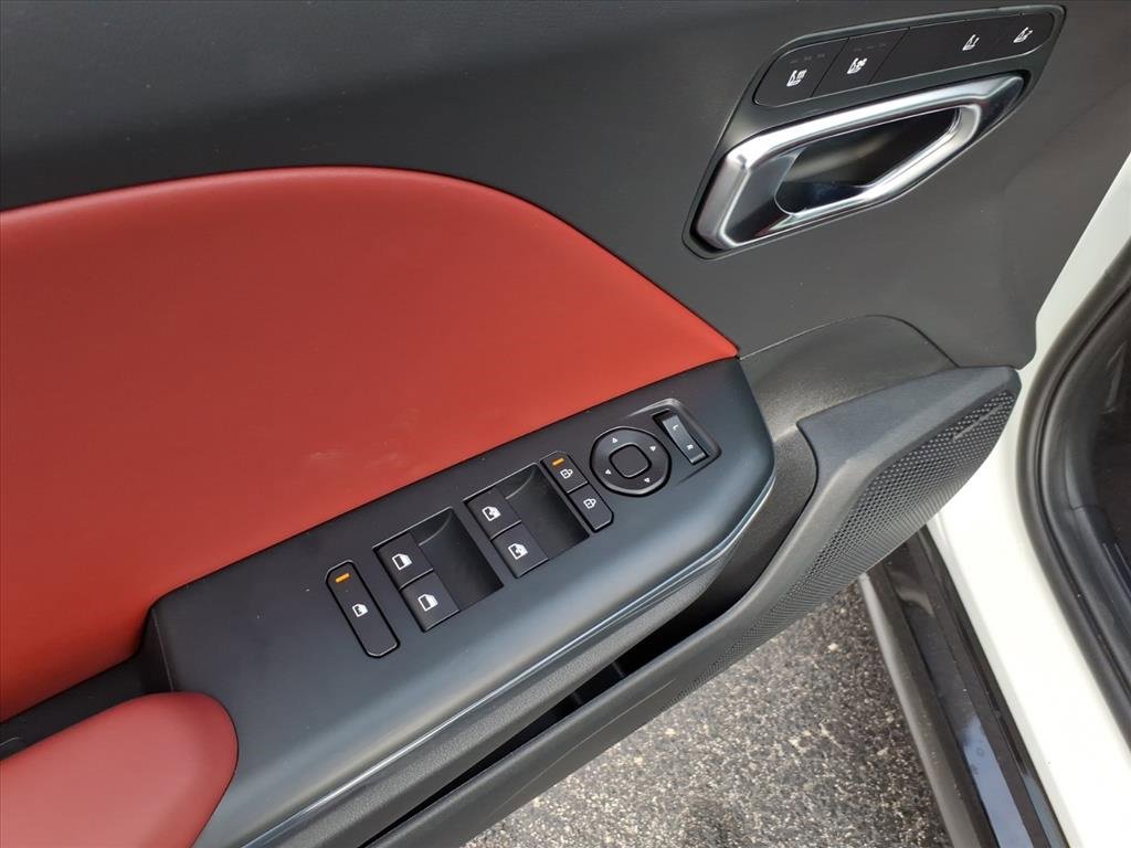 New 2025 Kia K4 GT-Line image 11