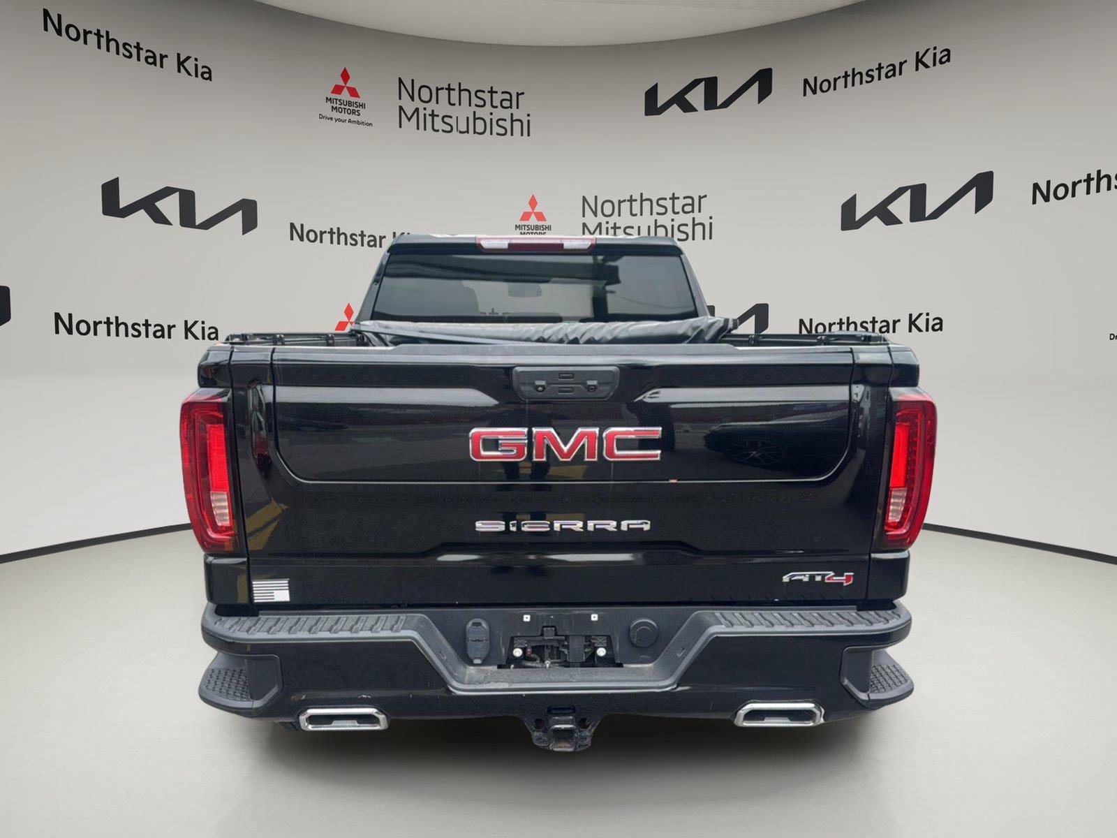 Used 2022 GMC Sierra 1500 AT4 AWD/4WD image 4