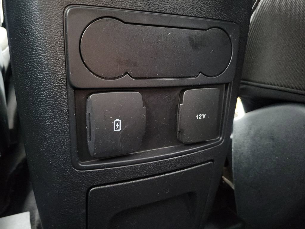 Used 2023 Ford Explorer XLT image 13