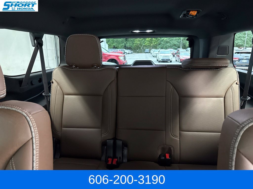 Used 2022 Chevrolet Suburban High Country AWD/4WD image 15