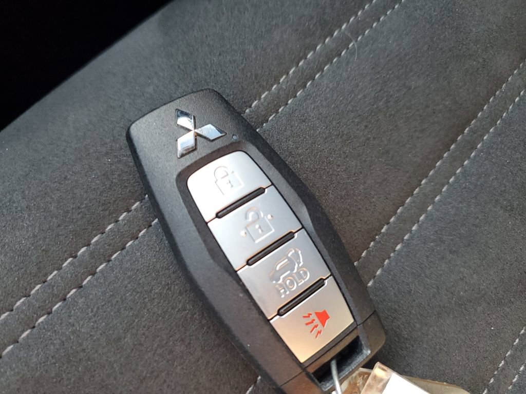 Used 2024 Mitsubishi Outlander SE Black Edition FWD image 24