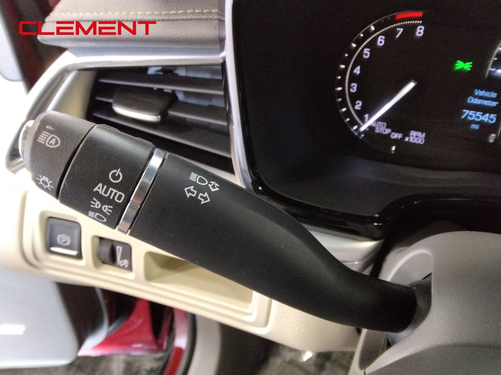 Used 2018 Cadillac XT5 Luxury w/ Driver Awareness Package image 15