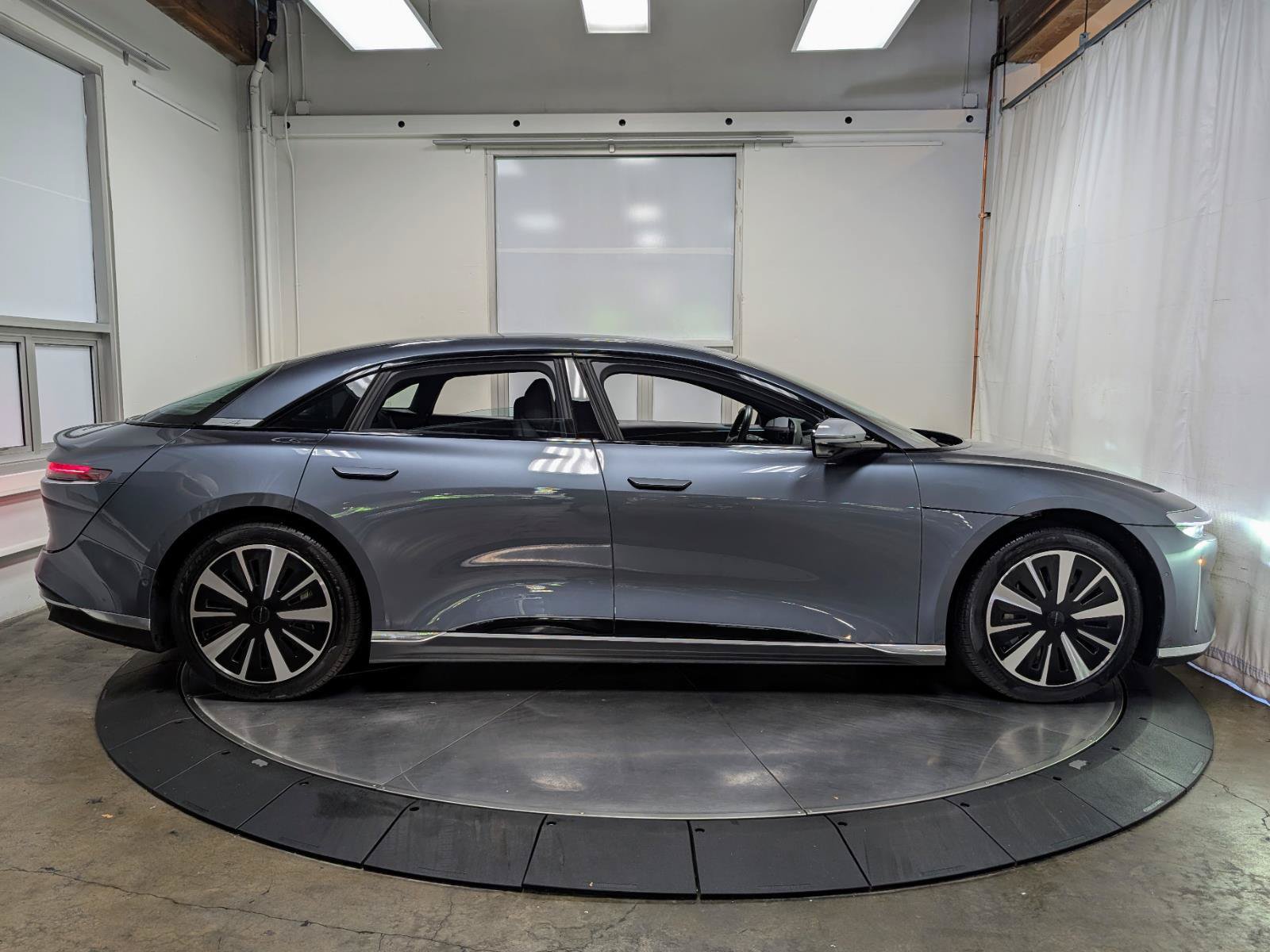 Used 2024 Lucid Air Grand Touring AWD/4WD image 9