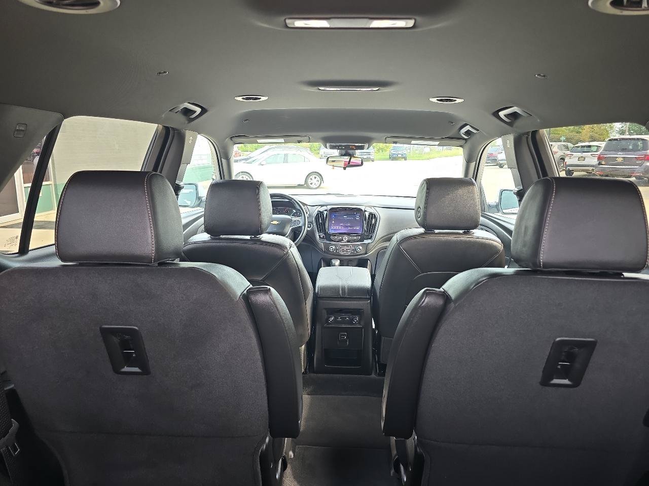 Used 2023 Chevrolet Traverse LT FWD image 13