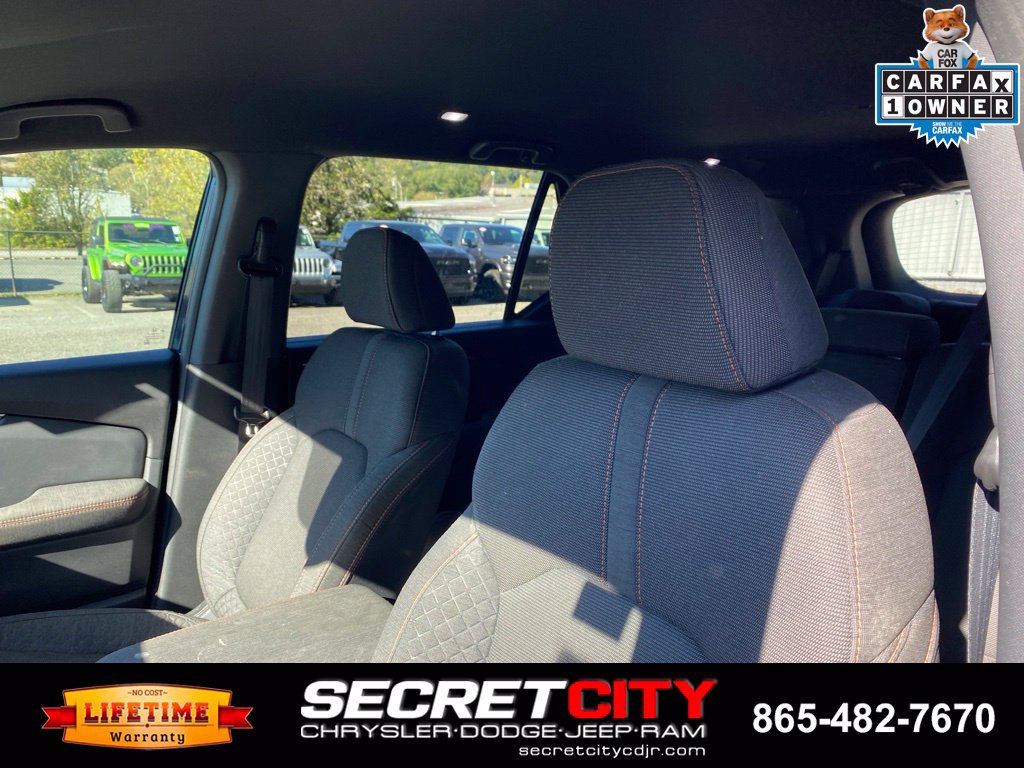Used 2025 Honda Pilot Sport image 11