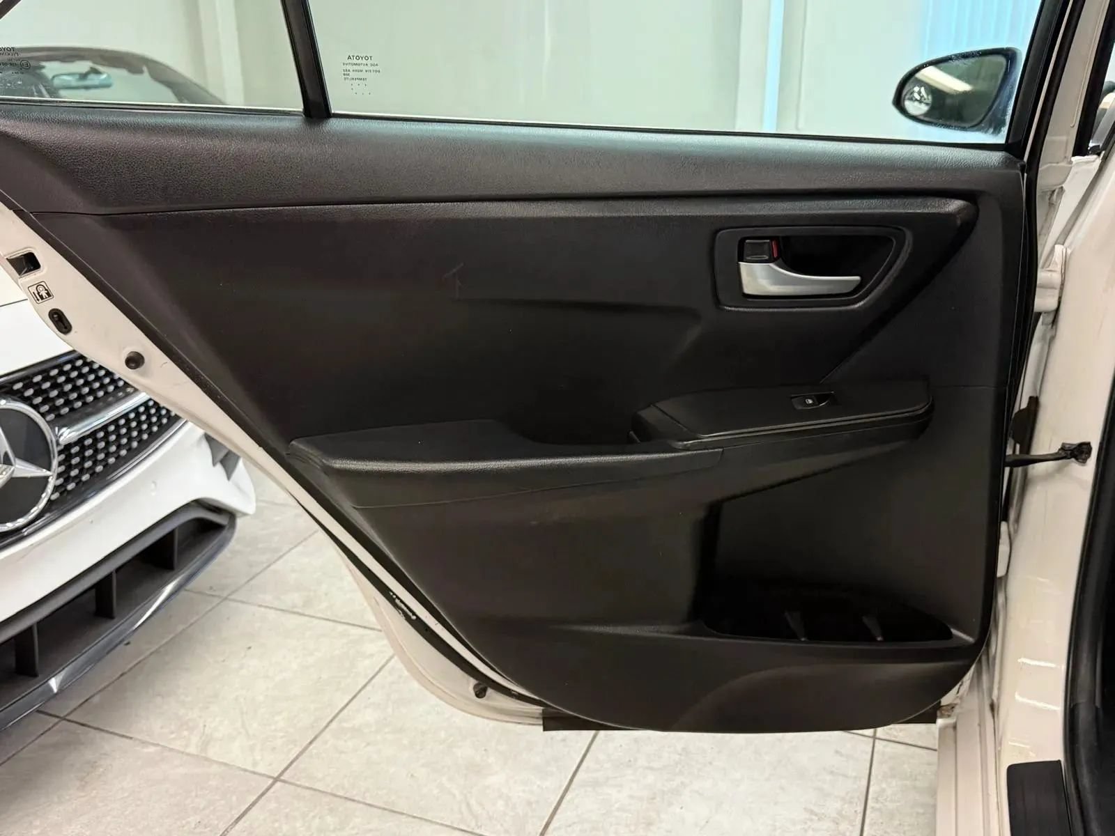 Used 2017 Toyota Camry SE FWD image 25