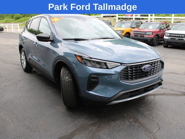 Used 2025 Ford Escape Active w/ Cold Weather Package FWD image 7