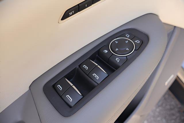 Used 2021 Cadillac XT5 Premium Luxury FWD image 13