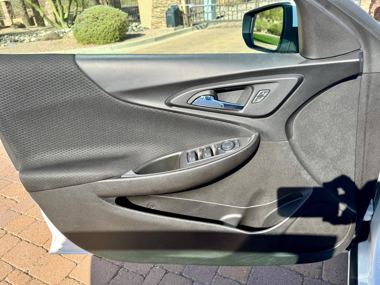 Used 2023 Chevrolet Malibu LT FWD image 9