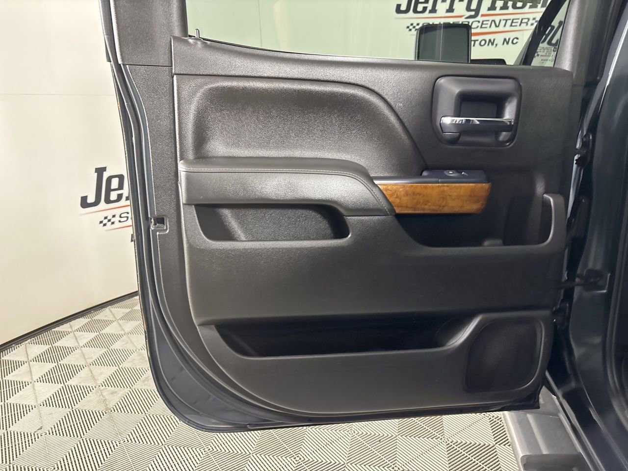 Used 2019 Chevrolet Silverado 2500 High Country w/ Duramax Plus Package AWD/4WD image 21