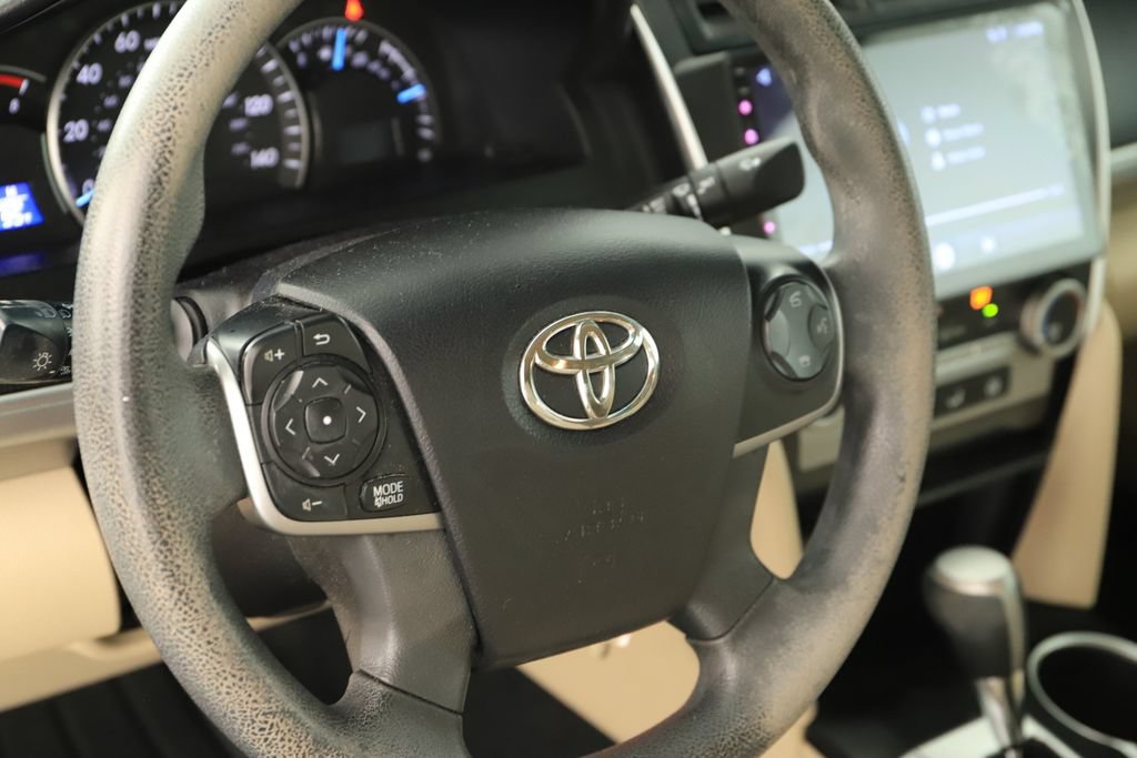 Used 2014 Toyota Camry LE FWD image 16