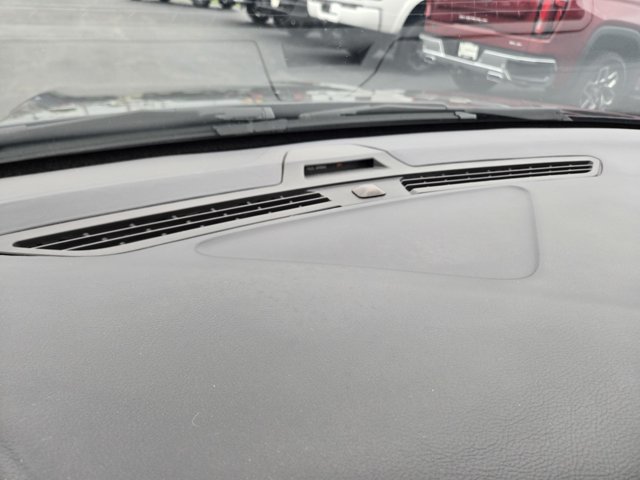 Used 2015 Ford Fusion SE FWD image 8