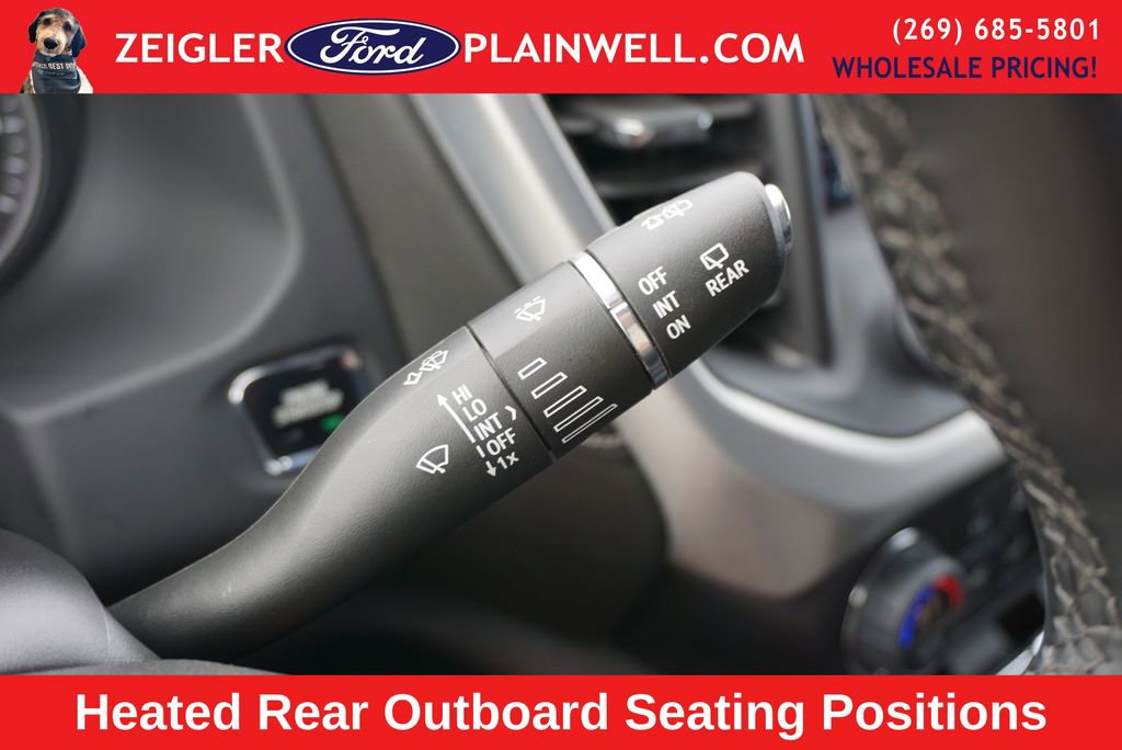 Used 2023 GMC Acadia SLT w/ Elevation Edition image 32