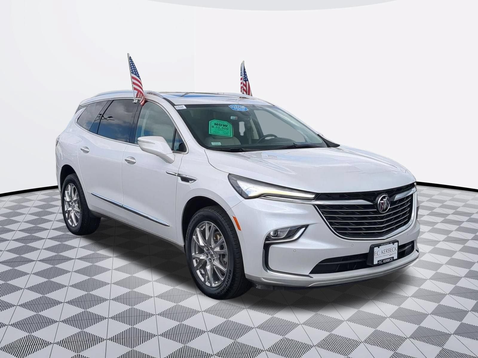 Used 2023 Buick Enclave Essence w/ Experience Buick Package FWD image 2