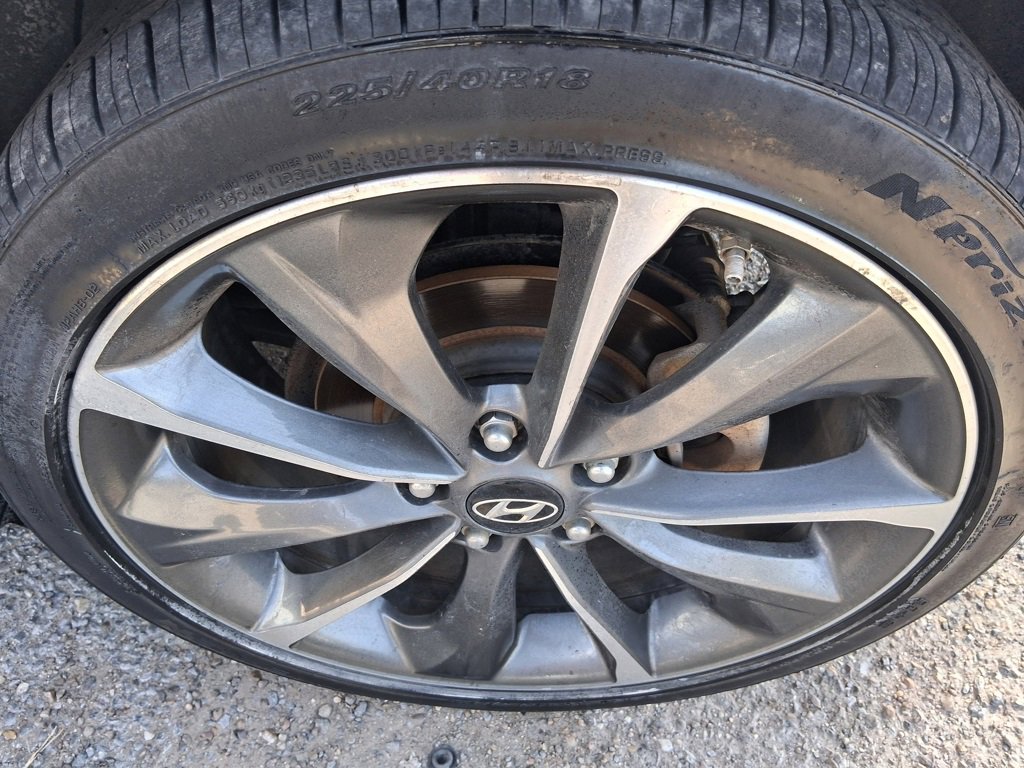 Used 2019 Hyundai Veloster 2.0 Premium image 17