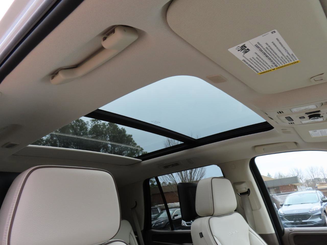 Used 2024 GMC Yukon Denali w/ Advanced Technology Package image 34