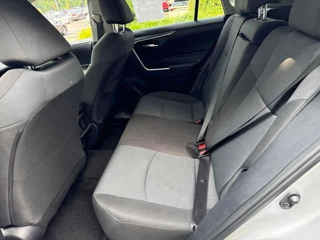 Used 2025 Toyota RAV4 XLE AWD/4WD image 25