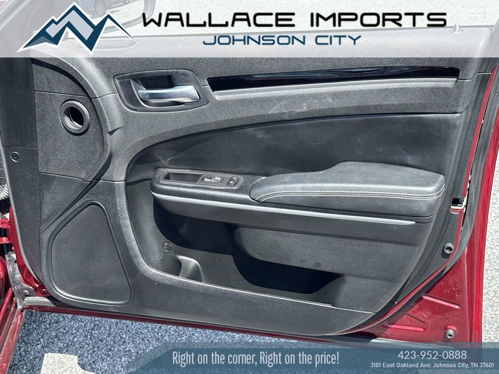 Used 2023 Chrysler 300 S w/ Comfort Group RWD image 35