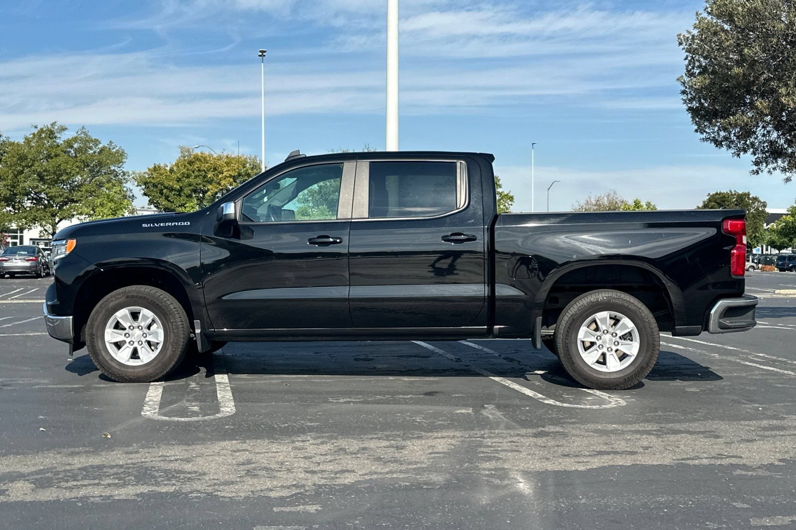Used 2025 Chevrolet Silverado 1500 LT RWD image 7