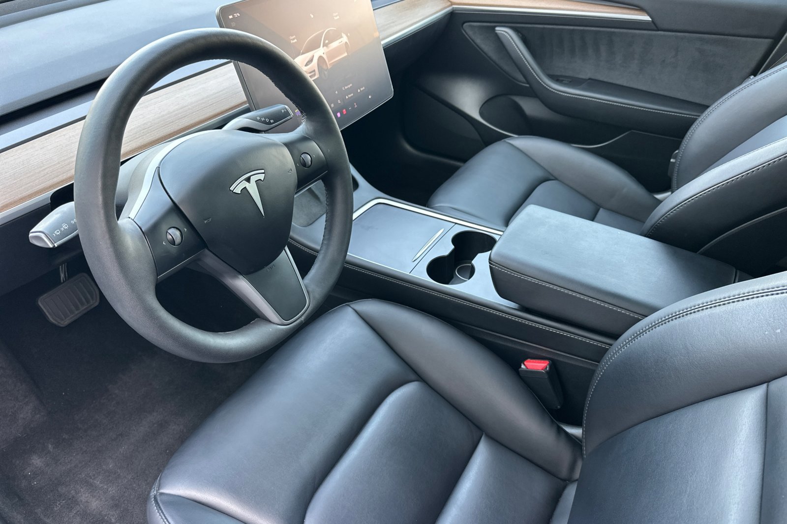 Used 2023 Tesla Model 3 Standard Range image 9