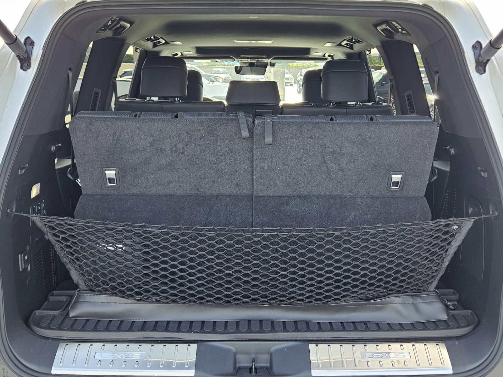 Used 2023 Lexus LX 600 4WD w/ Appearance Package image 8