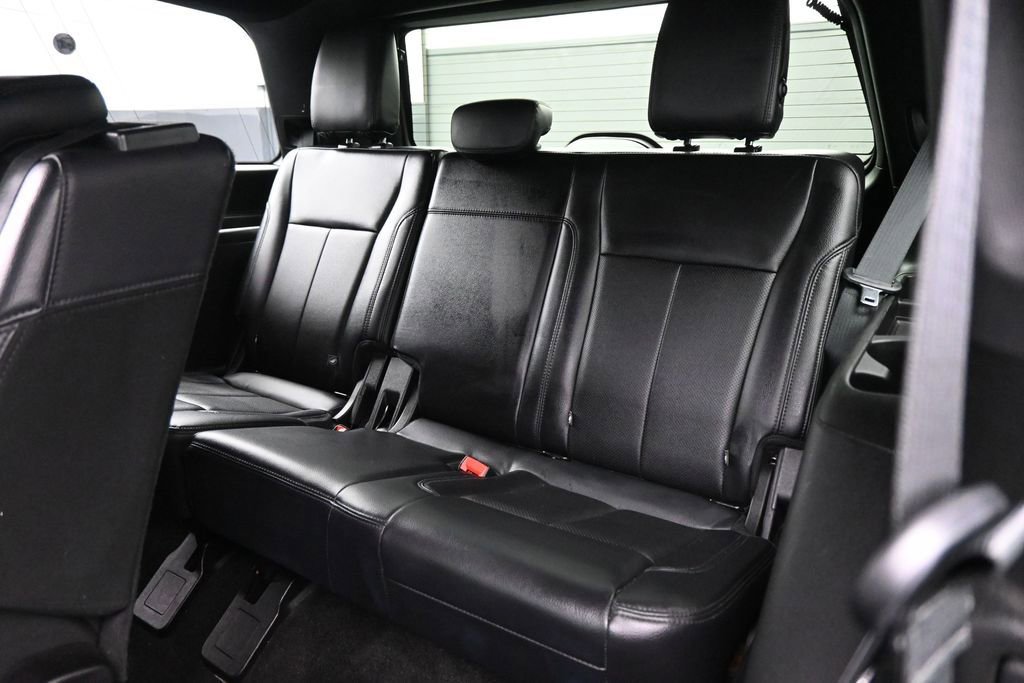 Used 2019 Ford Expedition XLT w/ Equipment Group 202A RWD image 21
