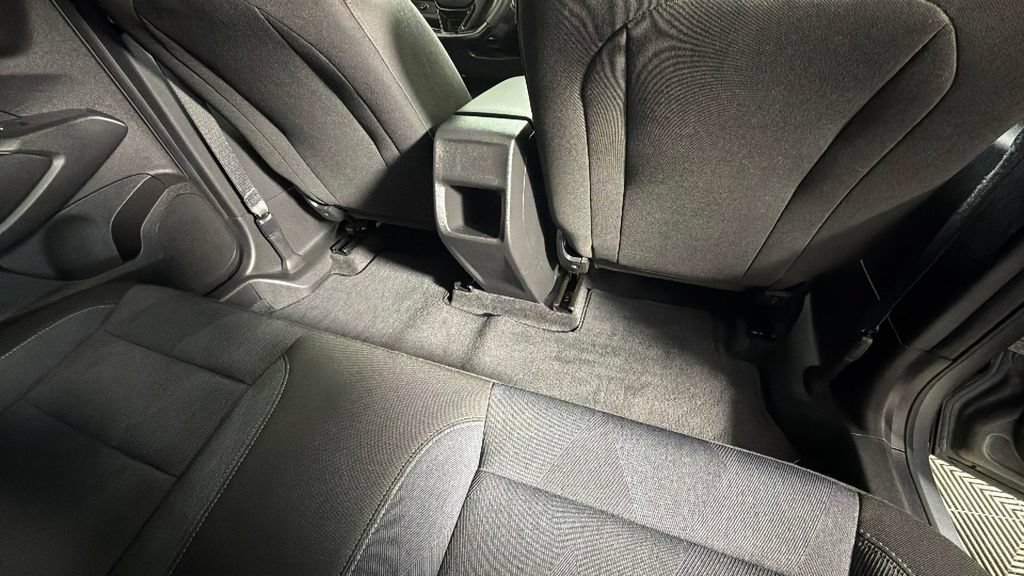 Certified 2024 Chevrolet Trax RS w/ Sunroof Package FWD image 31
