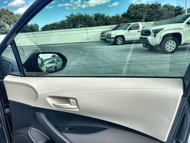 Used 2026 Toyota Corolla LE image 31