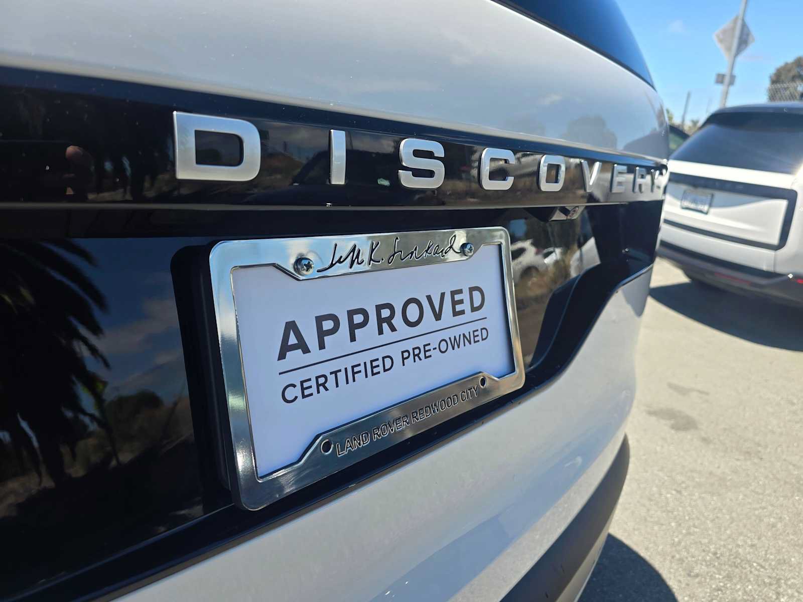 Used 2025 Land Rover Discovery S AWD/4WD image 13