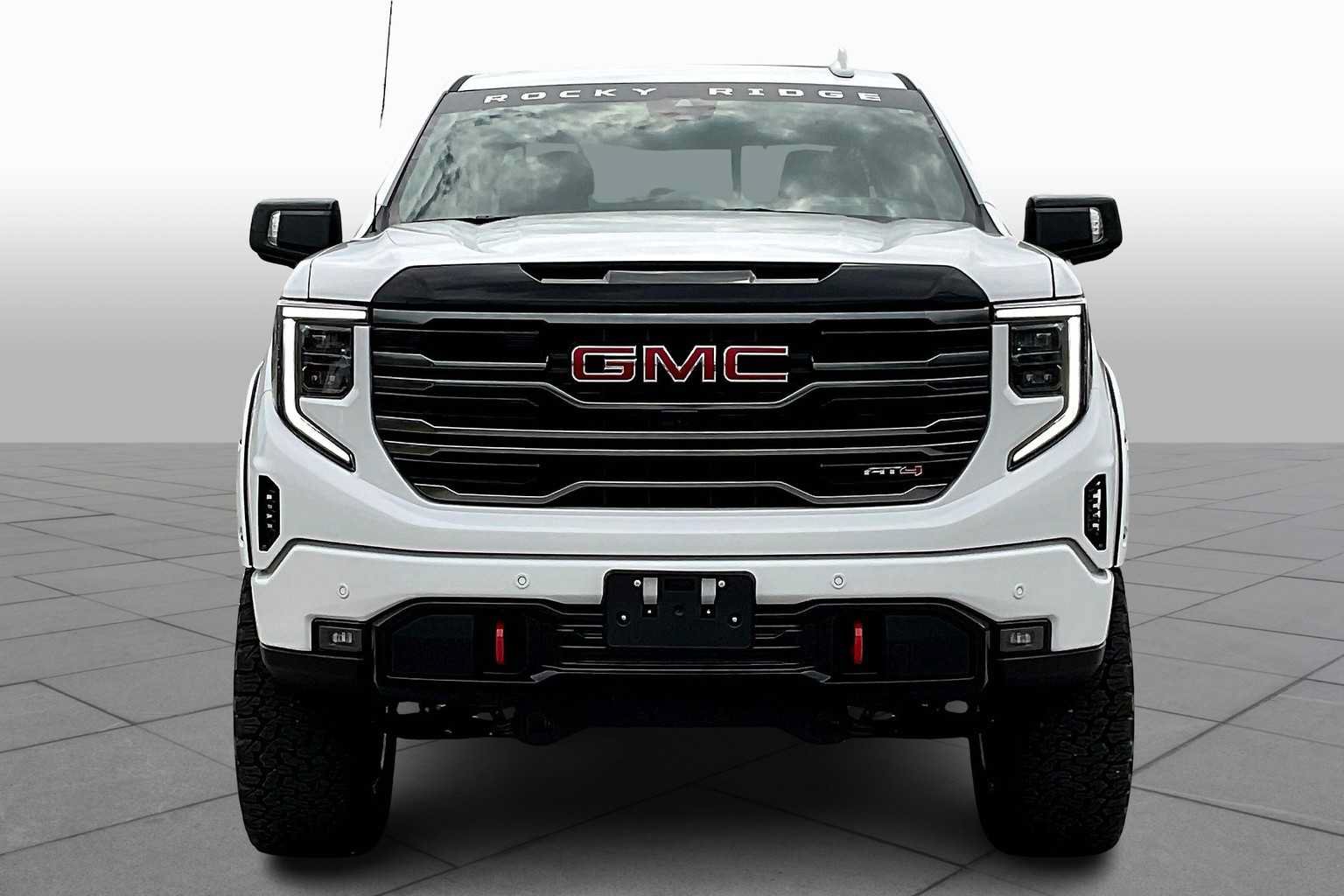 New 2025 GMC Sierra 1500 AT4 w/ AT4 Premium Package AWD/4WD image 3