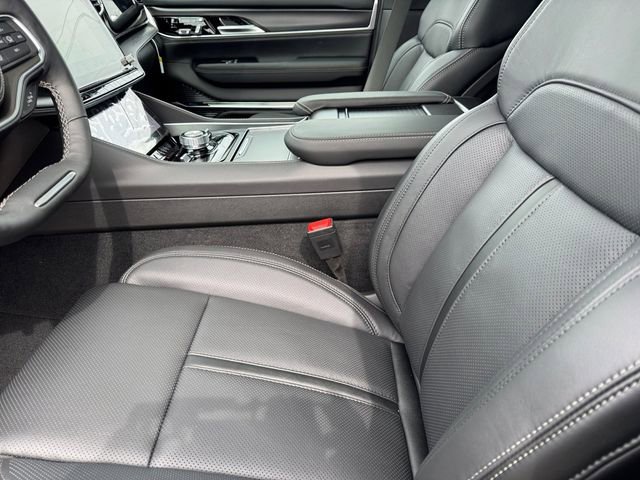 New 2026 Jeep Grand Wagoneer Summit w/ Premium Group III image 11